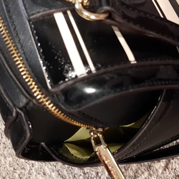 Cream/Black Bag - Picture 6 of 8